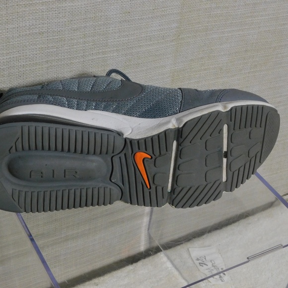 NIKE AIR  SIZE 8.5 - Picture 4 of 7